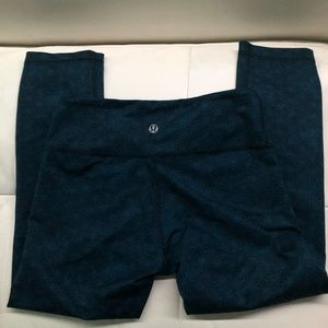 Lululemon size 4